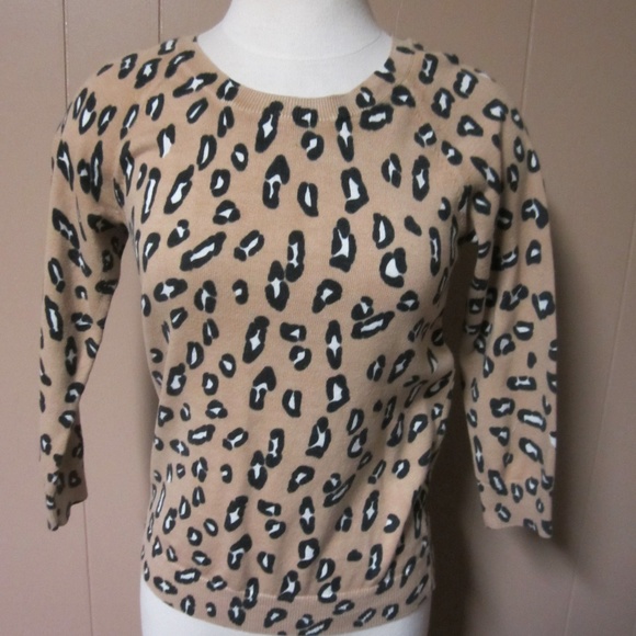 Banana Republic Sweaters - Banana Republic leopard spot s crewneck sweater
